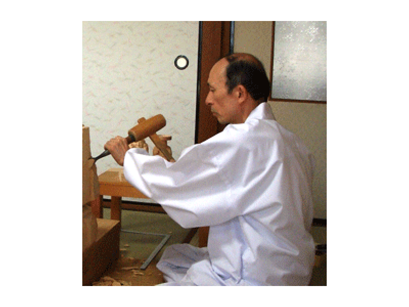 南都仏師 宗教芸術院生駒教室 室長 矢野公祥(こうしょう)